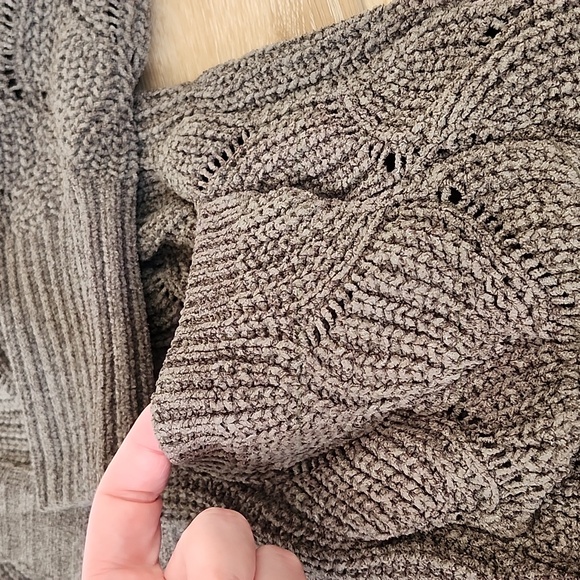 Pink Rose Sweater, Womens Medium - Picture 2 of 6